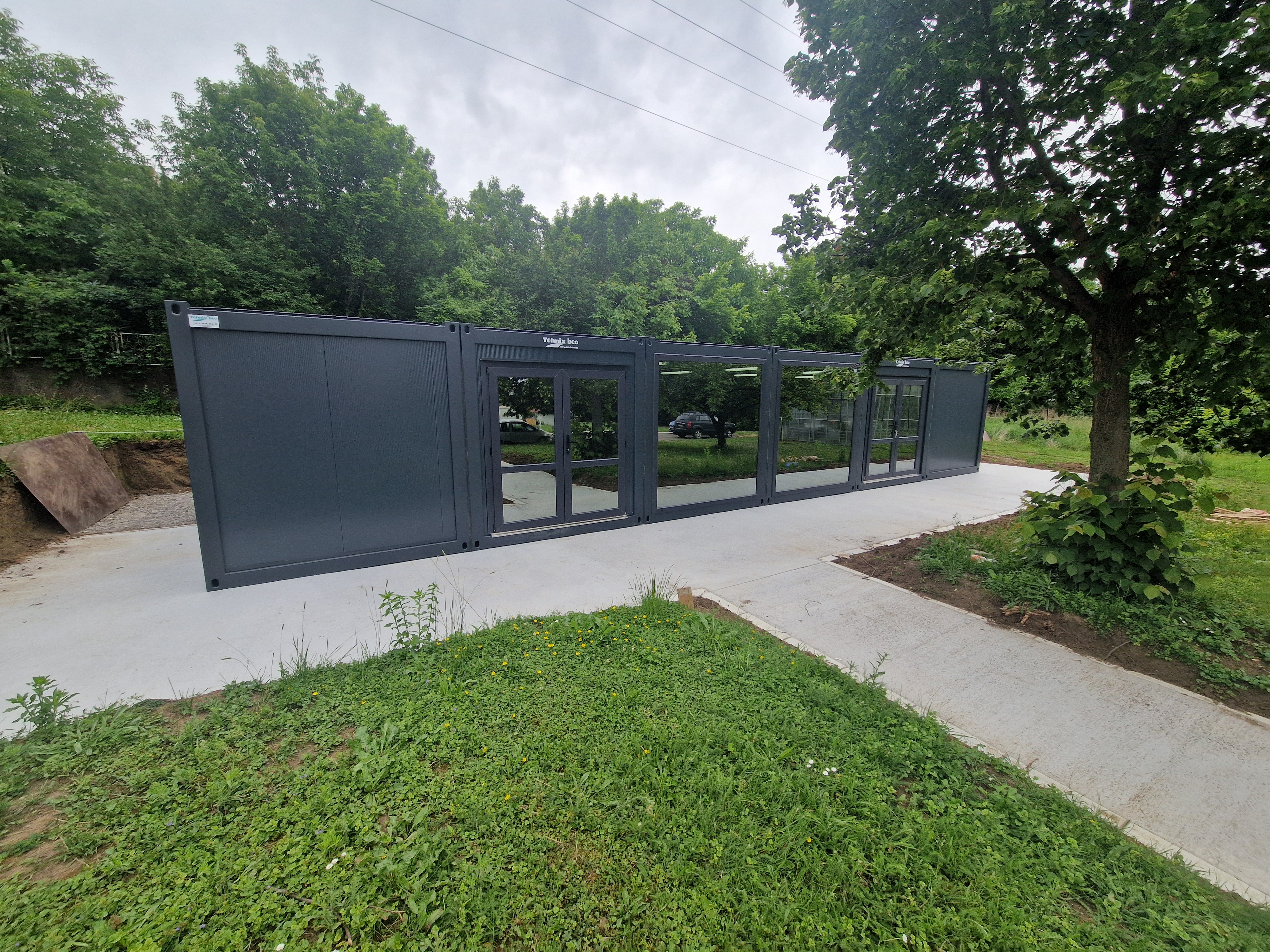 INSTITUT ZA MOLEKULARNU GENETIKU I GENETIČKO INŽENJERSTVO